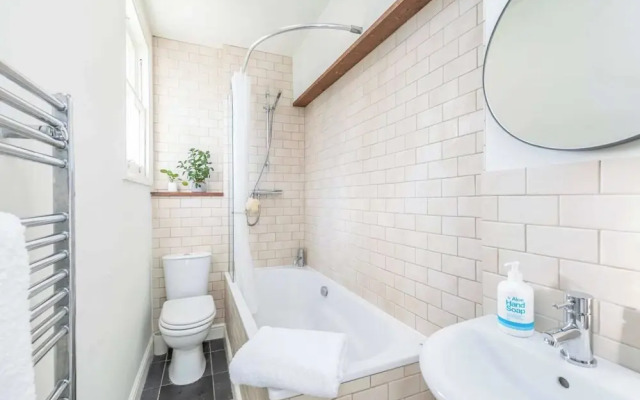 Spacious Central Hove Beach Flat