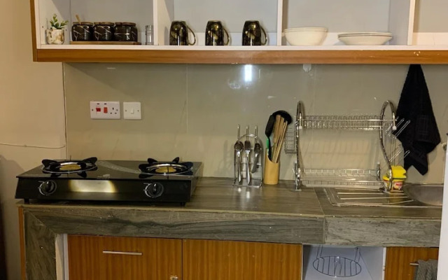 Lux Suites Coral Bells Studio Apartments