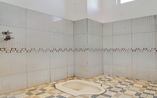 SPOT ON 92716 Penginapan Syafira Near Perumahan Mustamindo Permai 1