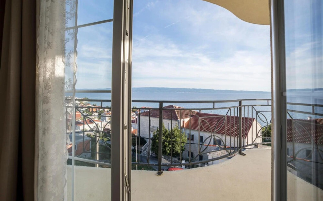 Awesome Apartment in Podstrana With 1 Bedrooms and Wifi