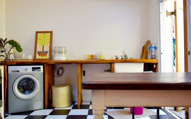 2 Bedroom House in Observatory Cape Town