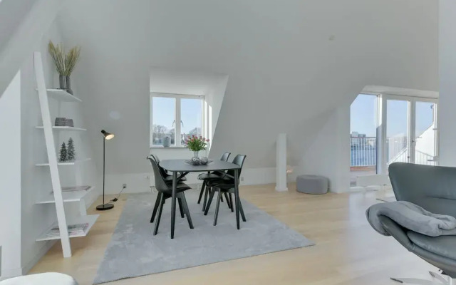 Harbour Penthouse