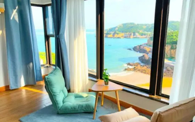 Happy Hour Seaview Apartment (Bayuquan Hongji Branch)