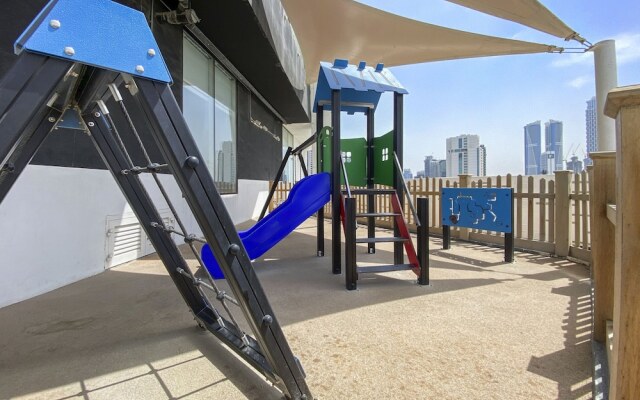 WelHome - Opulent Retreat With Panoramic Cityscape Views