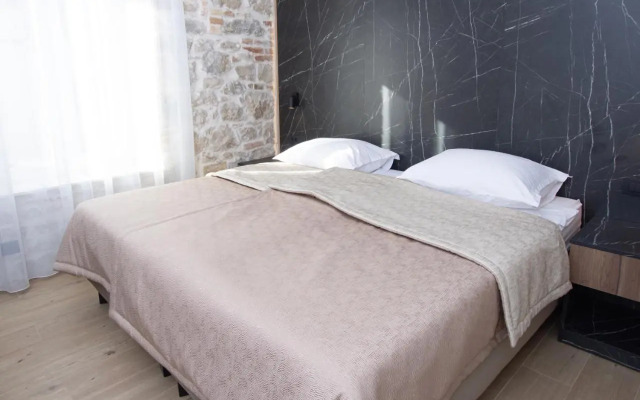 Karmel Beachway Rooms1