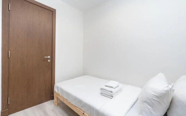 Lux BnB Princess Tower I  Palm & Ocean Views