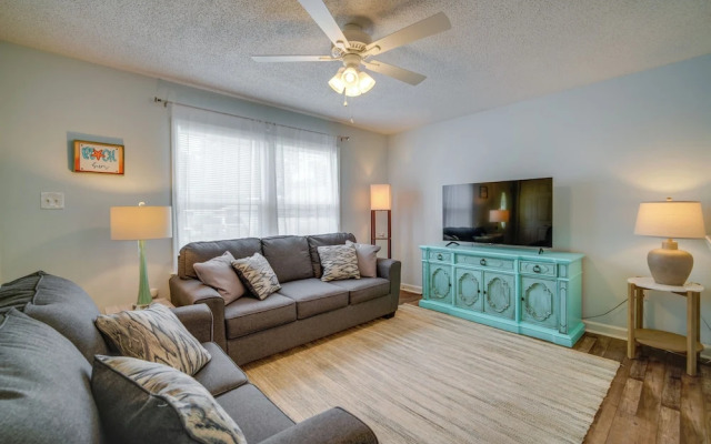 Pet-friendly Villas Vacation Rental: Walk to Bay