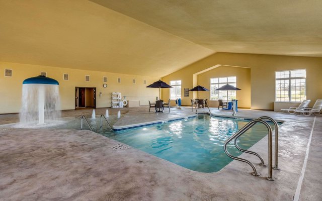 Comfort Suites Cedar Falls