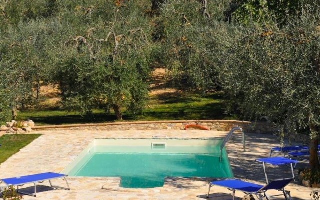 Lush Holiday Home in Rapolano Terme with Swimming Pool