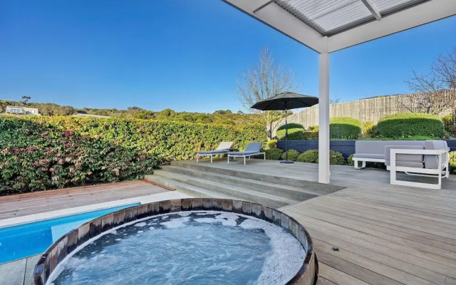 Hamptons Elegance Views Pool Spa