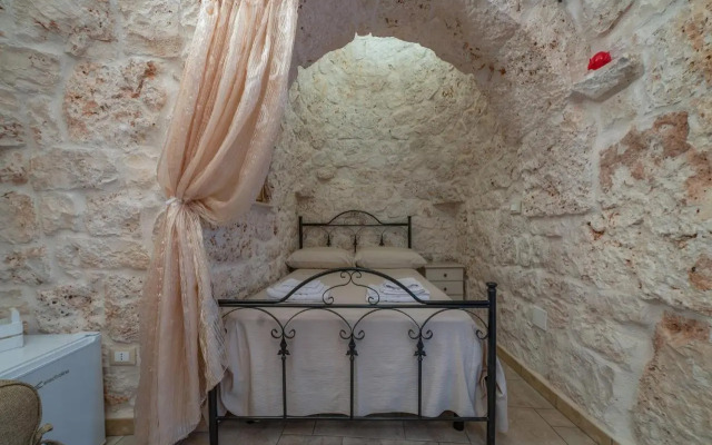 Trulli Stella, Mimosa & Porta Blu - 3 individual Luxury Trulli Villas with private pools and gardens