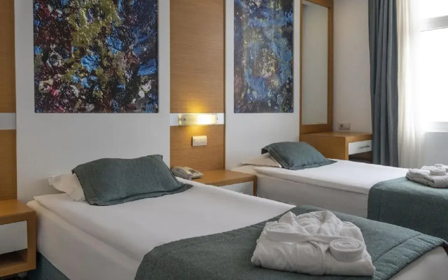 Ladonia Hotels Adakule	