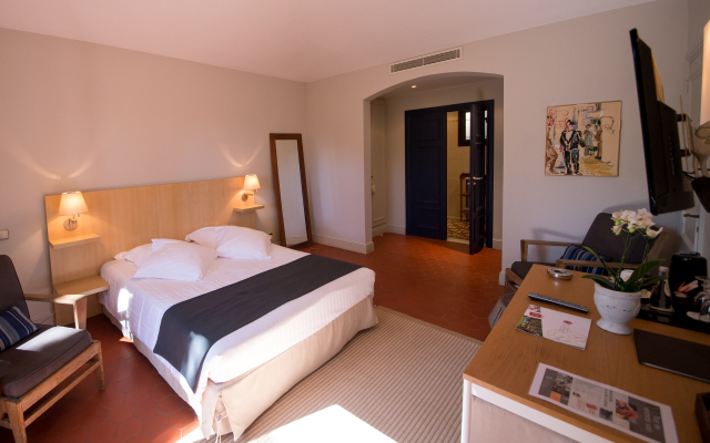 Hotel Spa & Restaurant Cantemerle