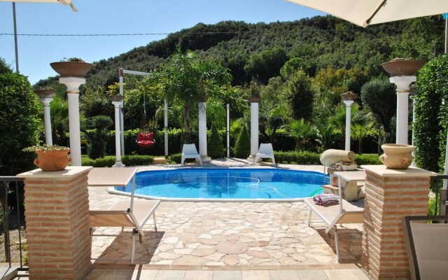 Villa Giselda With Private Pool and Outdoor Whirpool