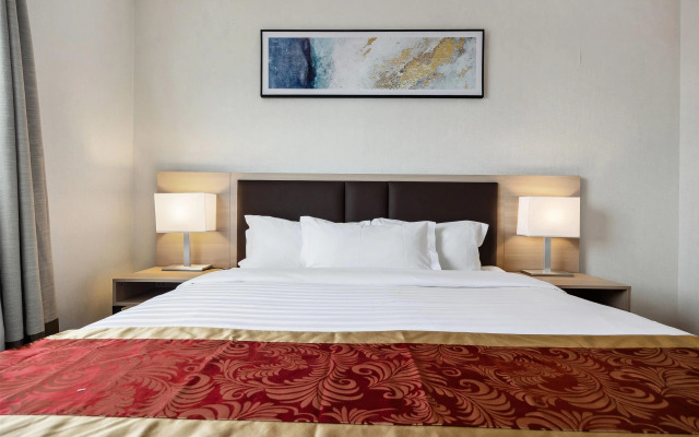 Ramada by Wyndham Flushing Queens