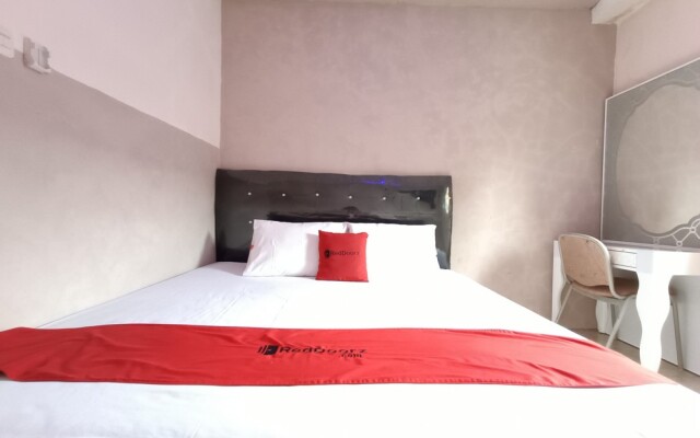 RedDoorz @ Fortune Hotel Jalan Walanda Maramis Manado