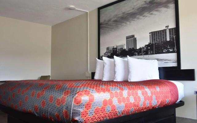 Biloxi Beach Hotel