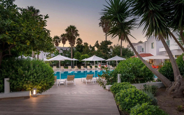 Alexandra Beach Hotel