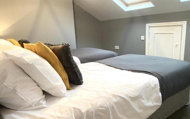 Alpheus Living: Newsham Apartment