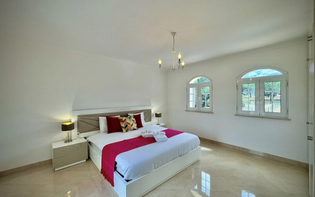 Quarteira Premium Villa by Homing