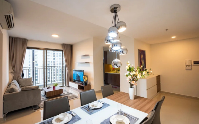 Infinity Edge Pool Rivergate