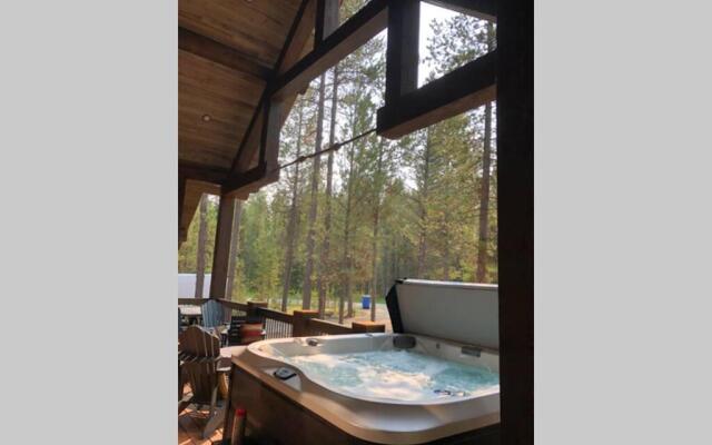 Yellowstone Crossing Lodge