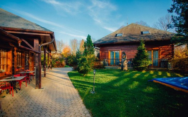 Sojka Resort - Hotel & Drevenice