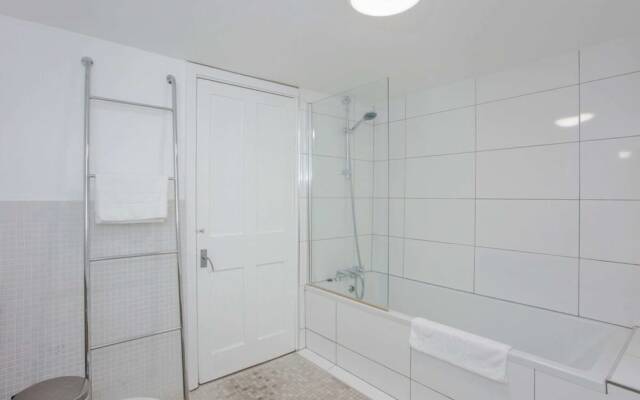 Mountgrove Road Spacious 2 Bedroom Flat