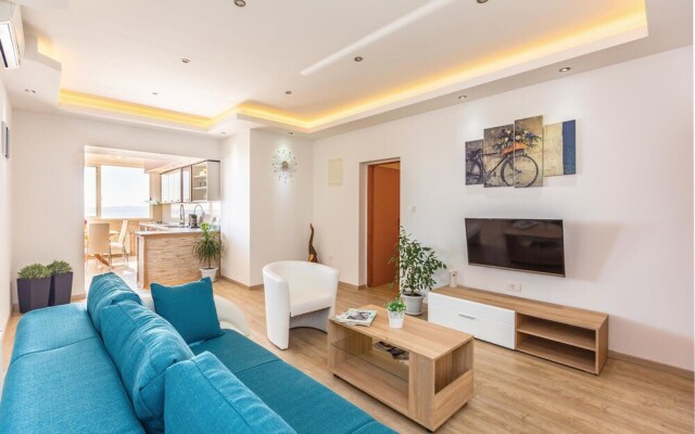 Nice Home in Makarska With Wifi and 2 Bedrooms