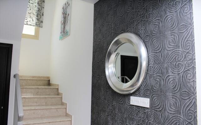 Avrora Villa PV