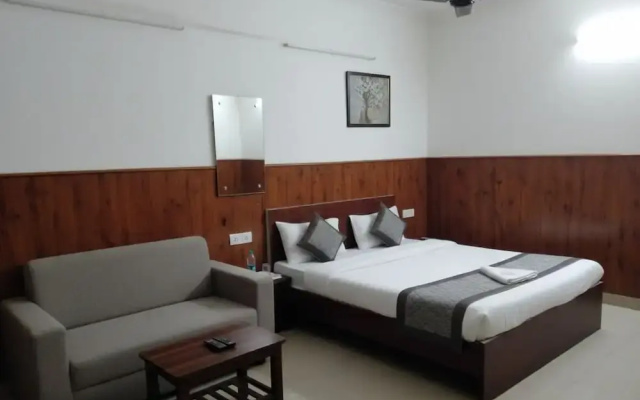 Shri Sai Guest House - Opp Azadpur Main Mandi