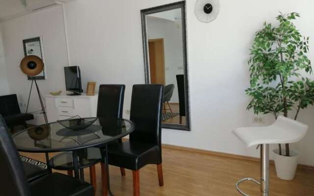 Zorica - 110 m From sea - A1