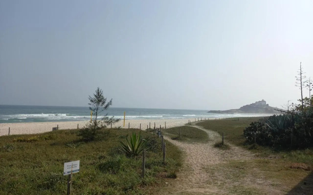 Apto de 2 quartos vista pro mar de Itaúna