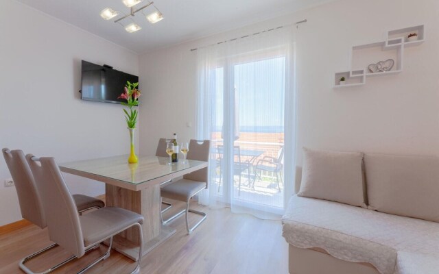 Nice Home in Prigradica With Wifi and 2 Bedrooms