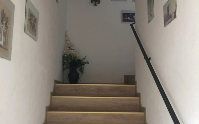 Der Fuerstenhof