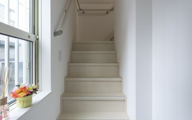 Mare House-1F