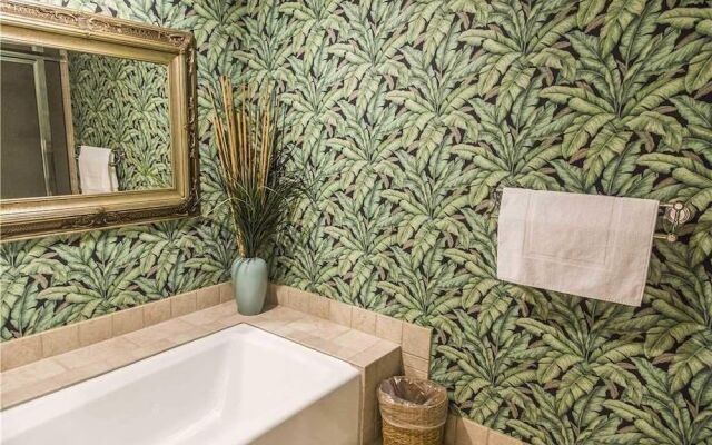 Lake Forest 3316 by RedAwning