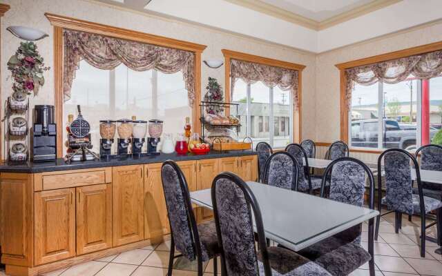 Ramada by Wyndham Quesnel