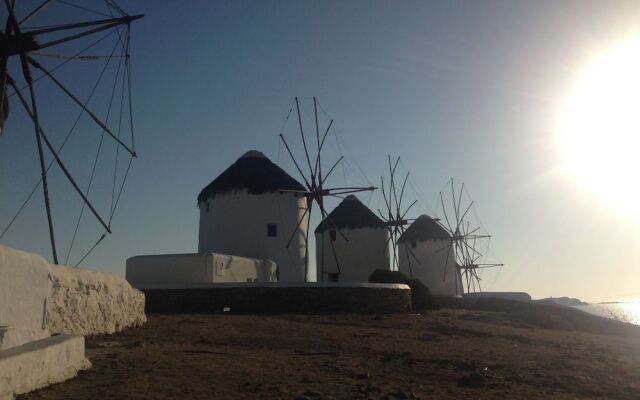 Amperian Mykonos Suites