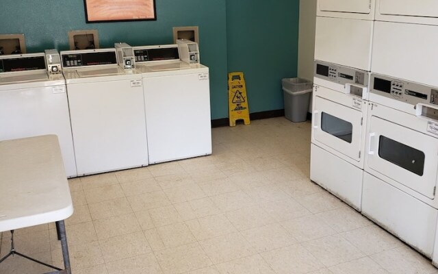 InTown Suites Extended Stay Hattiesburg