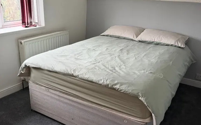 Charming Birmingham 3 Bedroom Apartment