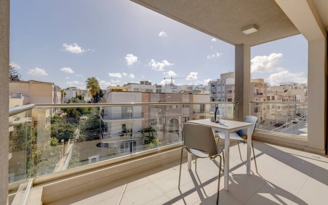 Modern 1BR Apartment in Central St Julian's