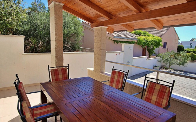 Claudia 1 Ra anj in Ra anj