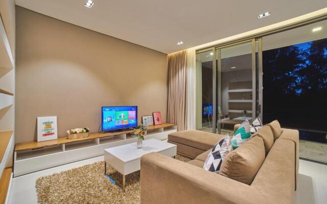 The Point Villas Resort by Danatrip