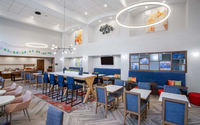 Hampton Inn & Suites Muncie