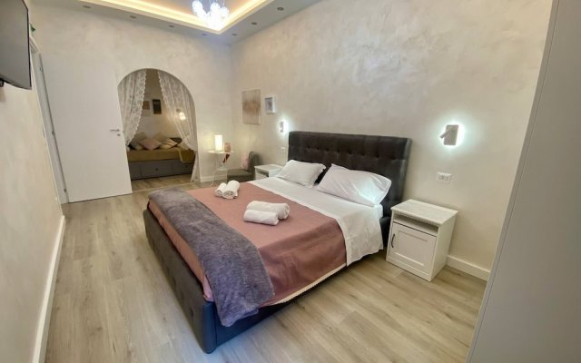 Apartment Near the Colosseum, With Metro Line A a 2 Minutes Walk Away