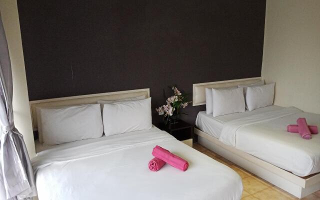 Hotel 77