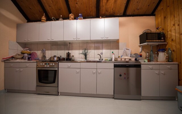 A4 Cozy Apartment w big Garden, Balcony & Grill