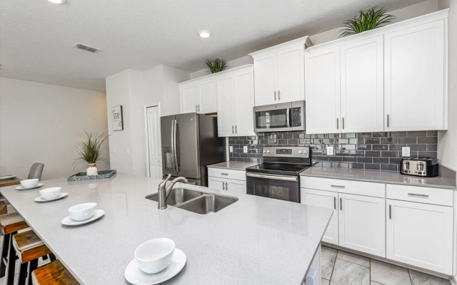 Gorgeous NEW Orlando Townhouse With Pvt Pool by Redawning