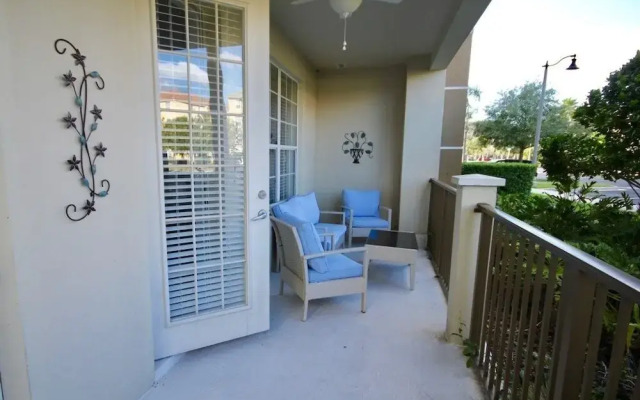 Luxury Oasis 3 Bedroom Condo by RedAwning